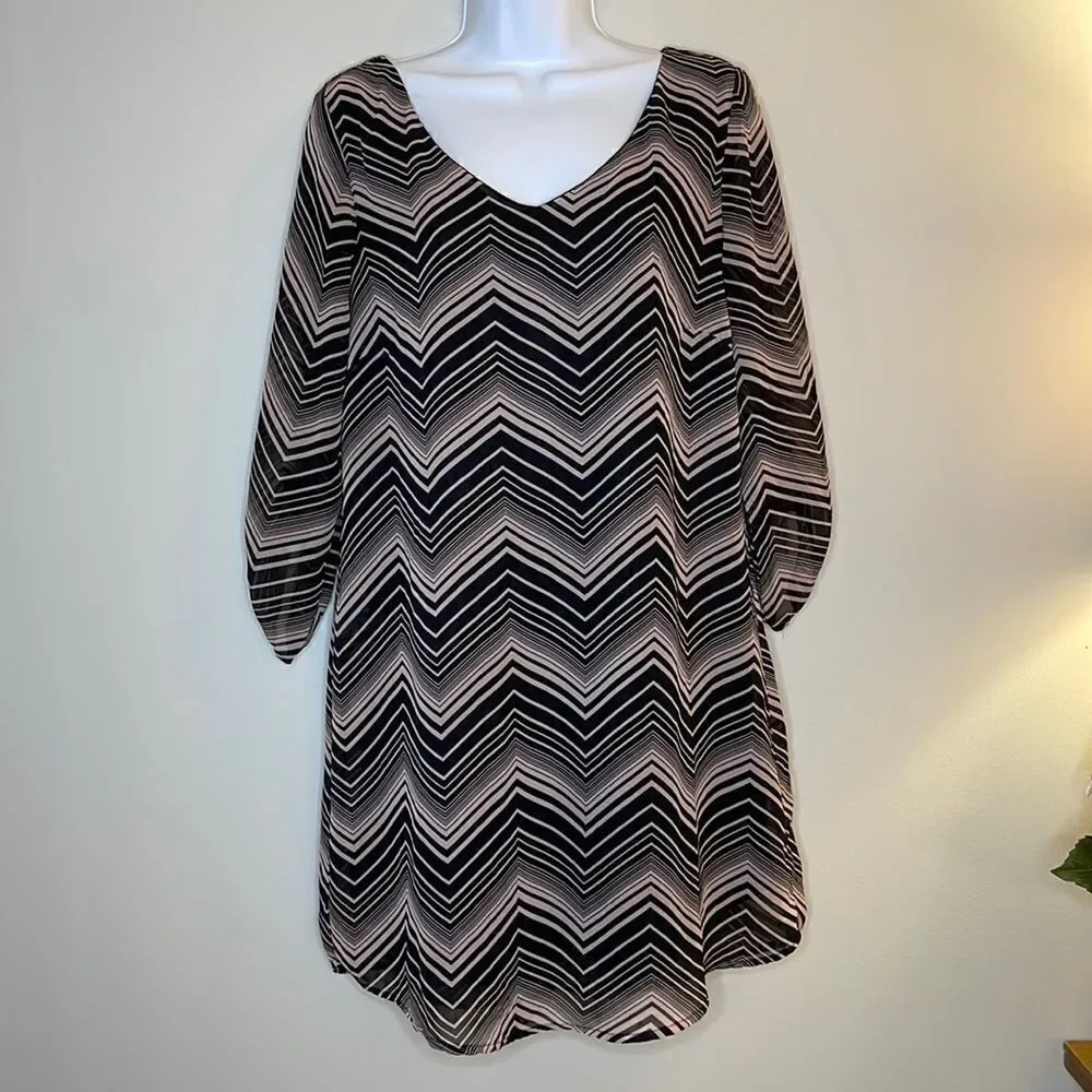 Juniors Lily Rose Pink and Black Chevron Dress
